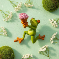 Nordic Design Proposing Frog Figurine Creative Design Kneeling Frog Holding Flowers Statue Cute Appearance for Couples, Valentine's Day