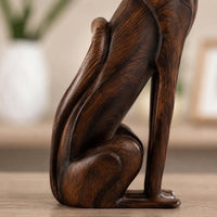 Wood Grain Dog Figurine Small Size Hand-Painted Resin Figurine for Entryway