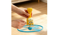 Plastic Giraffe Flying Toy Yellow Pull Cord Flyer Cartoon Eyes Rotating Disc Launcher Rotating Center for Children