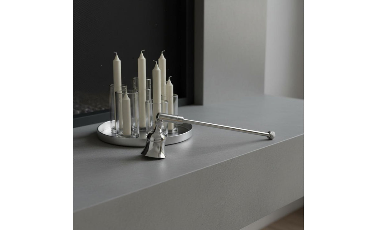 Metal Construction Candle Snuffer Pivoting Head Long Handle Flame Snuffer Reduces Smoke Wick Extinguishing Tool Elegant Design for Restaurants