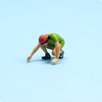 3 Pieces Fine Craftsmanship 1:64 Scale Climbing Figure Lifelike Details Climbing Figures Hand-Painted Tiny Miniature Scene People Collectible for Model Railway