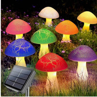 Waterproof Solar Toadstool Light Weather-Resistant Crackle Glass Toadstool Lamp No Wiring Needed Decorative Solar Garden Light Auto On/deactivate for Courtyard, Patio, Flower Bed