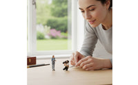 2 Pieces Reporter and Cameraman Figure Set 1/64 Scale Reporter and Cameraman Figures Resin Miniature Figures with Camera for Collectors, Model Display