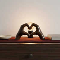 Creative Design Heart Hand Gesture Statue Unique Gift Hand Heart Sculpture Modern Aesthetic Love Sign Figurine Resin Craft for Couples, Living Room, Desktop, Bedroom, Bookshelf