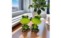 2 Pieces Cute Resin Frog Couple Bright Hues Frog Couple Figurines Decorative Decoration Handmade Craft Fine Features for Desktop