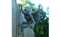 Outdoor Gargoyle Fence Hanger Long-Lasting Resin Fence Topper Ornament Detailed Design Hanging Gargoyle Decor for Garden, Yard
