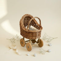 With Wheels Wicker Baby Carriage Basket Rustic Design Baby Stroller Flower Pot DIY Craft Supply Decorative Container for Florists