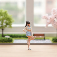 1/64 Miniature Girl Figure Cute Diorama Figure Collectible Ornament for Desk Display