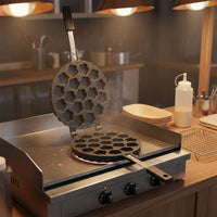 Non-Stick Surface Stovetop Waffle Creator Food-Grade Material Stovetop Waffle Iron Easy to Clean Flower Shape Cake Pan Even Heat Distribution for Home Cooks, Breakfast, Kitchen