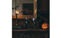 Skeleton Couple Figurine Gothic Skeleton Lovers Statue Halloween Cranium Tabletop Decor for Goths, Collectors, Mantel, Bookshelf