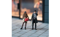 2 Pieces Lifelike Details Warm Winter Fashion Doll Set Realistic Design 1:64 Scale People Figures Highly Detailed 1:64 Scale Figure Set High Precision
