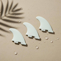 3 Pieces Fiberglass Reinforced Standard Surfboard Fins Lightweight 3 Piece Wave-Riding Fins Watersports Accessory for Surfers