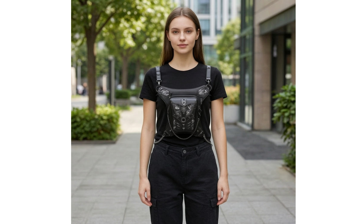 Adjustable Gothic Bag with Skull Structured Punk Bag with Chains Hands-Unrestricted Handbag with Chain Compact for Bikers, Concerts, Streetwear