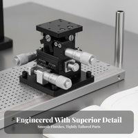 Aluminum Alloy XYZ Axis Manual Stage Stable Performance XYZ 3 Axis Sliding Table Strong Load Capacity Manual Fine-Tuning Sliding Table Wear Resistant for Technicians, Researchers, Laboratoryoratory Oratory, Optical Experiments, Manufacturing