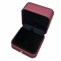 PU Leather Pin Box Elegant Design Commemorative Numismatic Display Case Hinged Lid Brooch Storage Box for Collectors, Veterans, Award Ceremonies