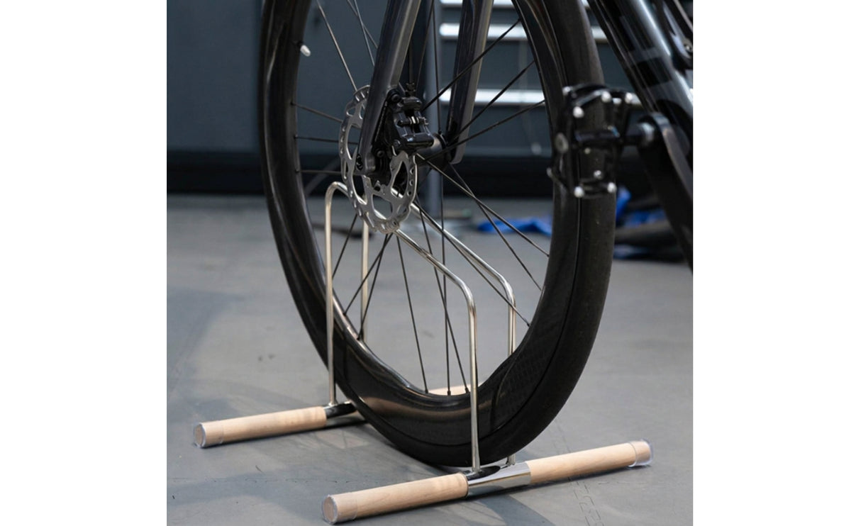 Bike Stand with Wooden Rails Non-Slip Indoor Bike Floor Stand Freestanding Bike Parking Rack for Cyclists, Apartment, Living Room, Garage