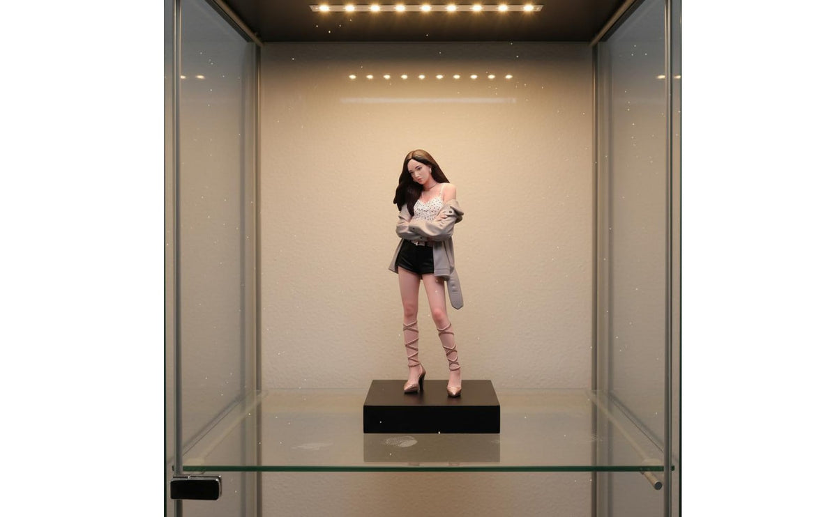 Hand Painted Figurine Realistic Details Female Figurine Lady Miniature for Collector Showcase