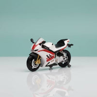 Miniature Motorcycle 1/64 Scale Mini Motorcycle Model Detailed Sportbike Figurine for Collectors, Hobbyists, Diorama, Display Case, Desk Decoration
