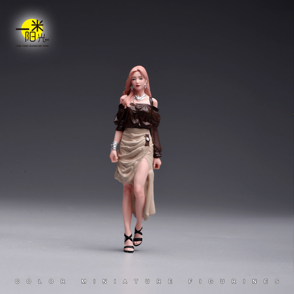 1/18/24 Fashion Walking Girl B Fine Painted Miniature Scene Model with Hand-Painted Resin Figure