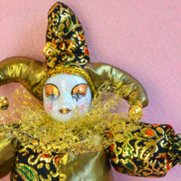 Handmade Court Entertainer Doll Ornate Costume Sitting Court Entertainer Ornament Exquisitely Painted Face Handmade Porcelain Clown for Collectors