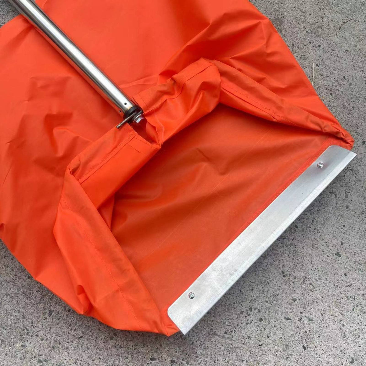 Wholesale Windproof Dustpan Environmentally Friendly Outdoor Dustpan Portable Cleaning Supply Easy to Use for Janitors, Cleaners, Sanitation