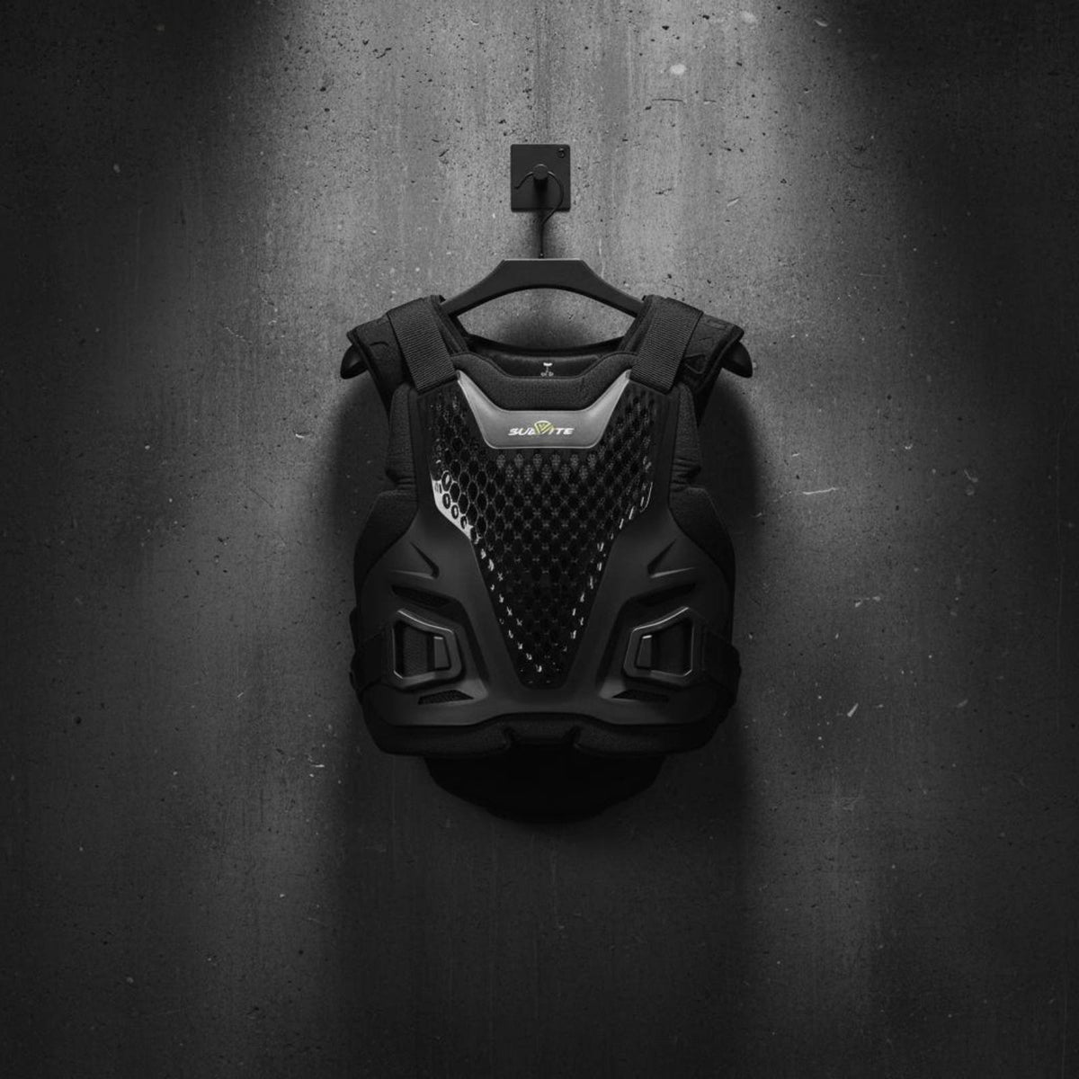 Quick Release Buckle Motocross Chest Back Protector Easy to Wear Motorcycle Vest Force Resistant Shell Dirt Bike Safety Vest Shock Absorbing