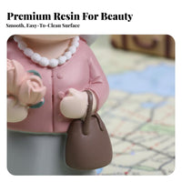 2 Pieces Traveling Old Couple Ornament Resin Craft Grandma and Grandpa Cake Decoration Anniversary Gift Grandparent Figurines for Seniors, Home Decor