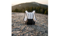 Multifunctional Pockets Lightweight Trail Running Vest Breathable Mesh Long-Distance Hydration Backpack Adjustable Straps Cross-Country Race Vest for Cyclists