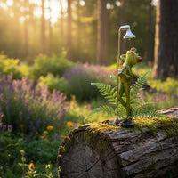 Showering Frog Figurine Novelty Item Bathing Frog Statue Home Decoration Great Gift Creature Sculpture Long-Lasting for Bathroom