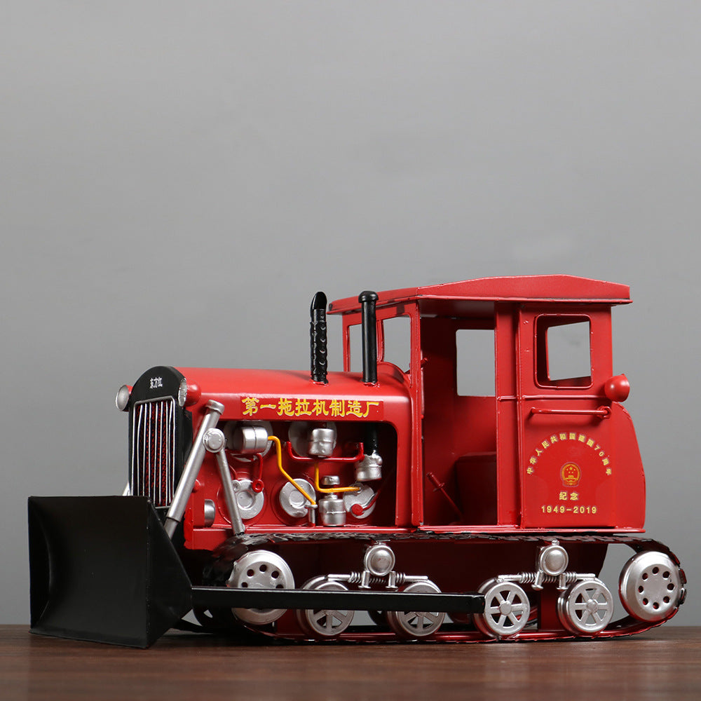 Dongfanghong 54 Tractor Metal Model Ornament, Iron Art, Classical Style