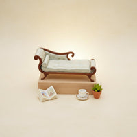 Miniature Long Seat Hand-Sewn 1:12 Scale Fainting Couch Vintage Style Dollhouse Daybed for Collectors, Hobbyists, Diorama