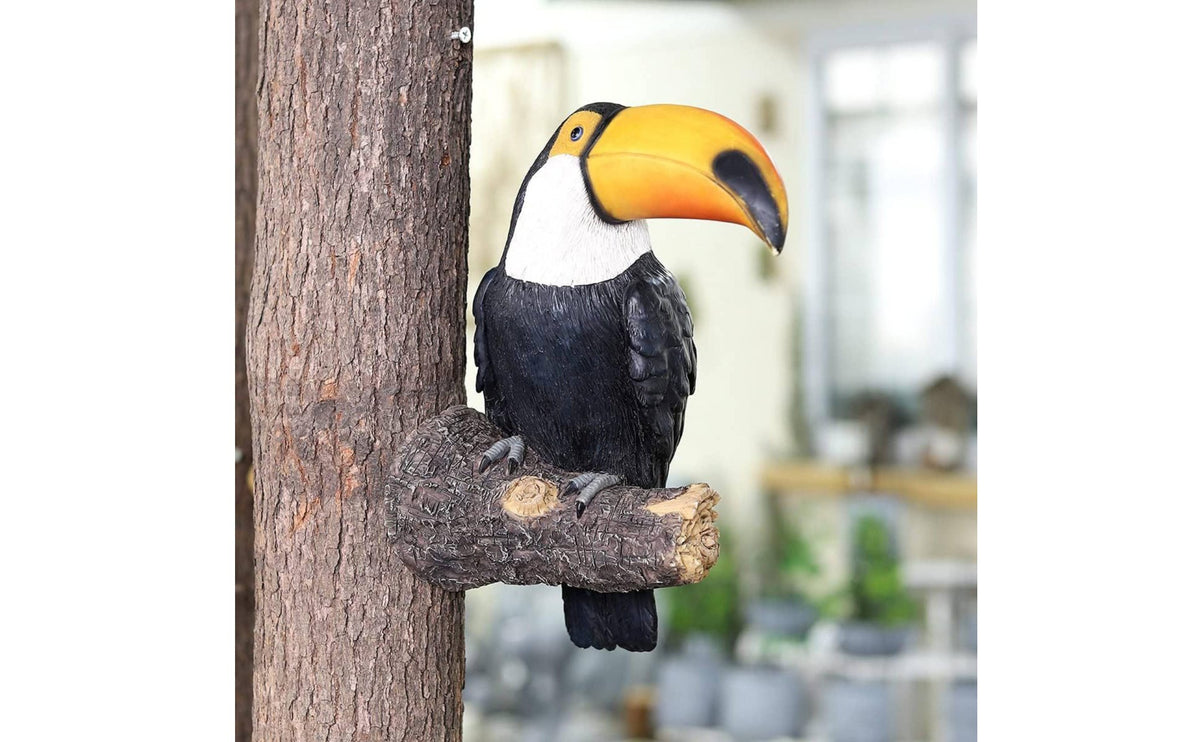 Realistic Design Toucan Statue Vibrant Colors Resin Bird Sculpture Weather Resistant for Garden, Patio