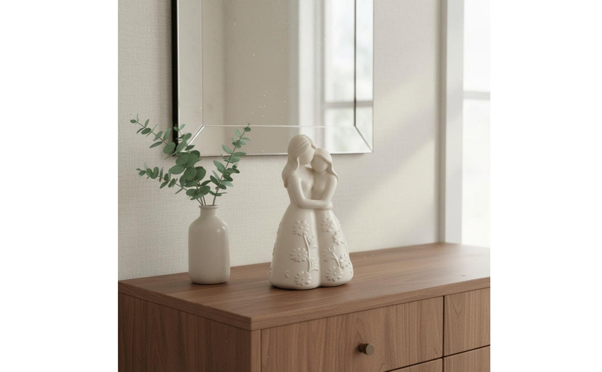 Hugging Mother Daughter Statue Sentimental Keepsake for Desktop