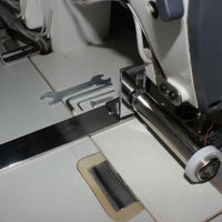Metal Elastic Stand Bracket Polished Sewing Machine Bracket with Roller Arm Compact Elastic Guide Stand Brand New for Tailors