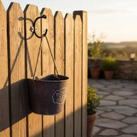 Wall-Hanging Flower Pot Tapered Vessel Shape Rustic Iron Flower Pot