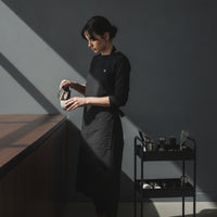 Lightweight Crossed-Back Apron Adjustable Apron with Pocket Split Hem Workwear Soft for Baristas