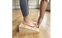 Angled Wooden Slant Board Stable Calf Stretch Board Secure Calf Stretcher Portable for Home Mobility, Mind-Body Practice