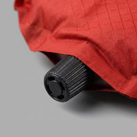 Camping Mat and Sleeping Mat for Outdoor Comfort, Self-Inflating Camping Mattress with Carry Bag, PVC Material 180x50x3cm, Picnic or Beach Mat