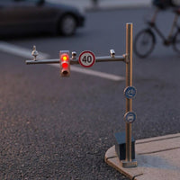 1:64 Traffic Light Model Printed Sign Details Resin Traffic Light Model Small Decoration Long-Lasting for Display Shelf