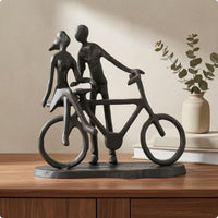 Cast Iron Figurine Anniversary Gift Metal Couple Figurine Handcrafted Romantic Iron Statue for Couples