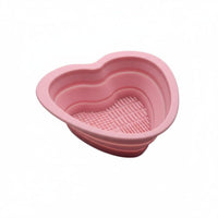 Foldable Design Silicone Makeup Brush Cleaner Portable Heart Shaped Brush Cleaning Bowl Easy to Keep for Women, Travel, Vanity, Bathroom