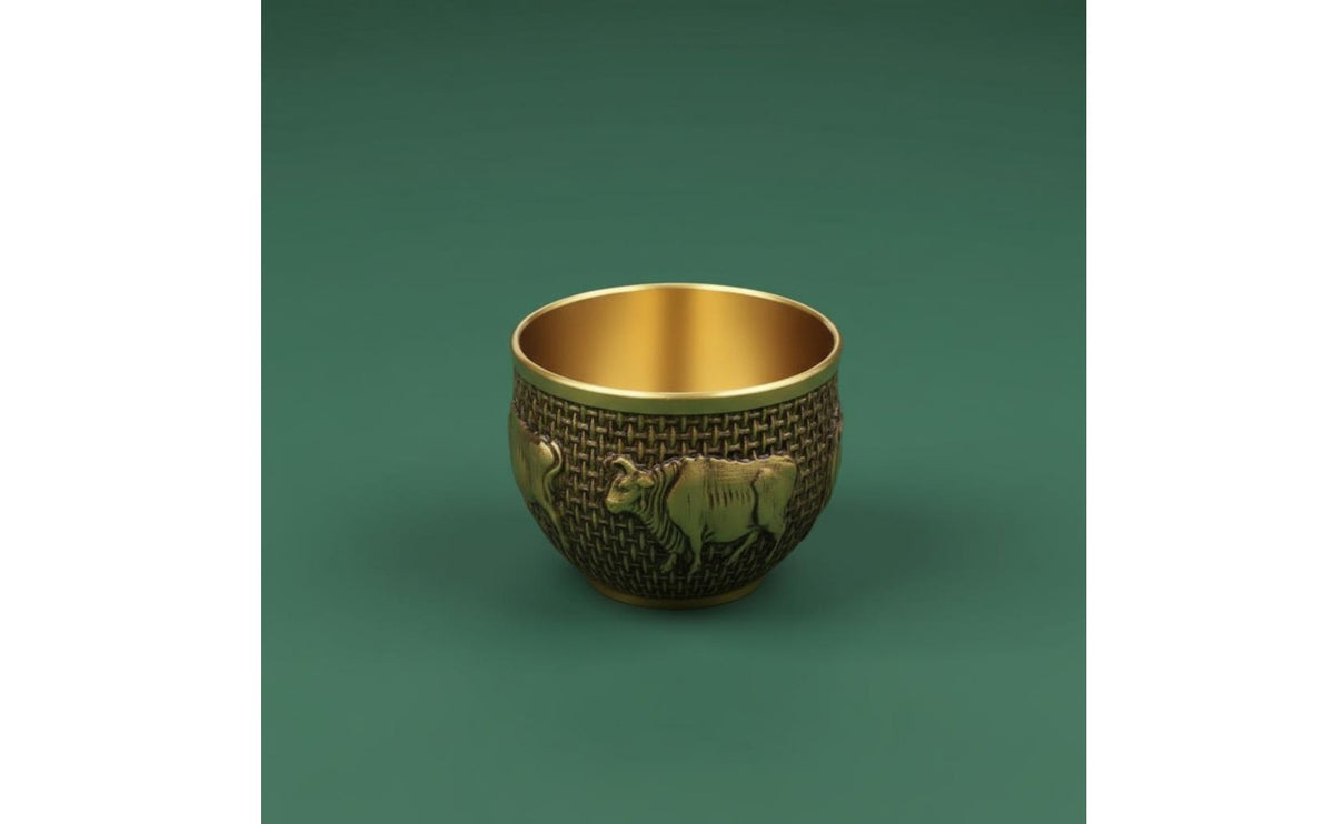 Brass Five Oxen Cup Chinese Design Embossed Ox Offering Bowl Ideal Gift Vintage Metal Teacup for Collectors, Altar, Study Room, Office Desk