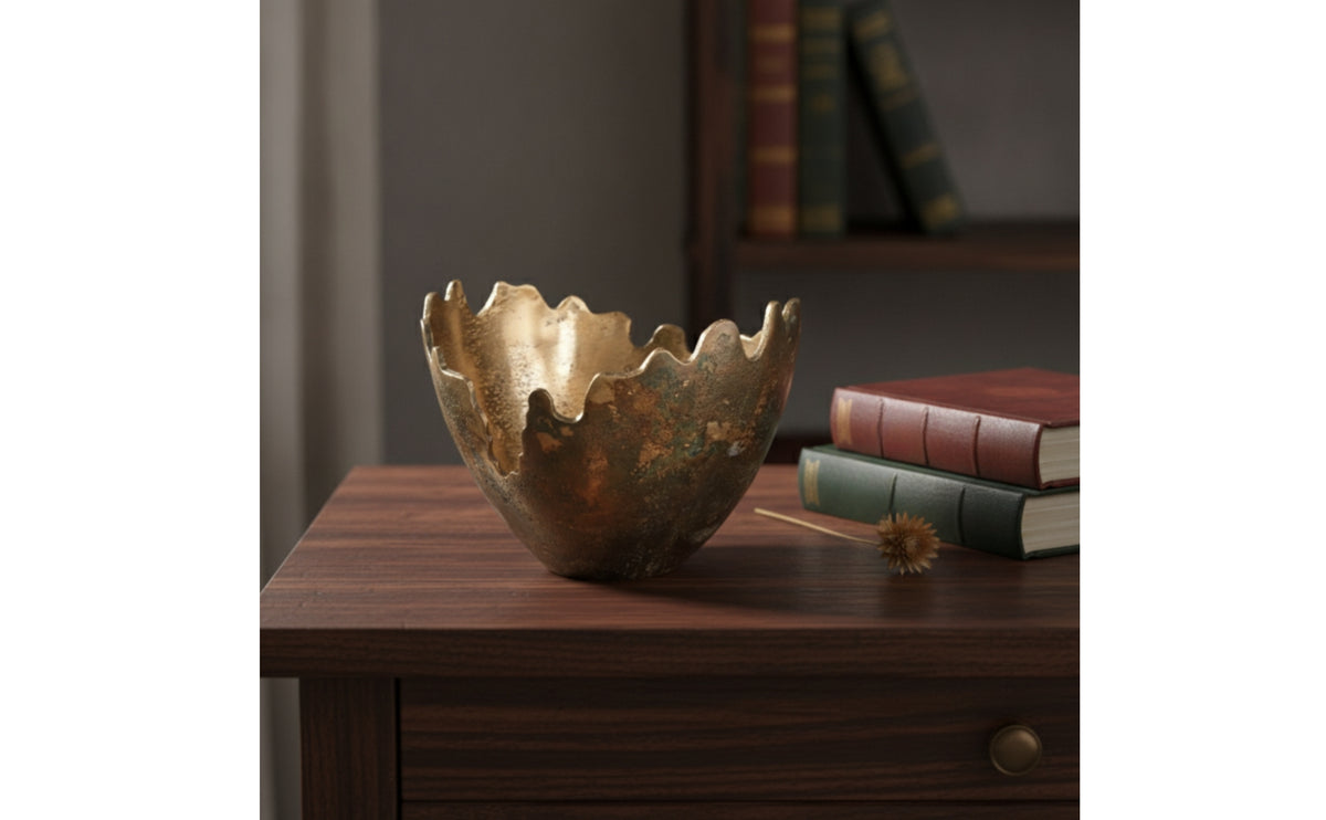 Folded Metal Bowl Antique-Style Bowl with Hammered Finish Wavy for Tabletop, Entryway