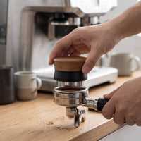 Self-Weighted Coffee Powder Distributor Professional Three-Blade Coffee Distributor Premium Espresso Distribution Tool Wooden for Baristas