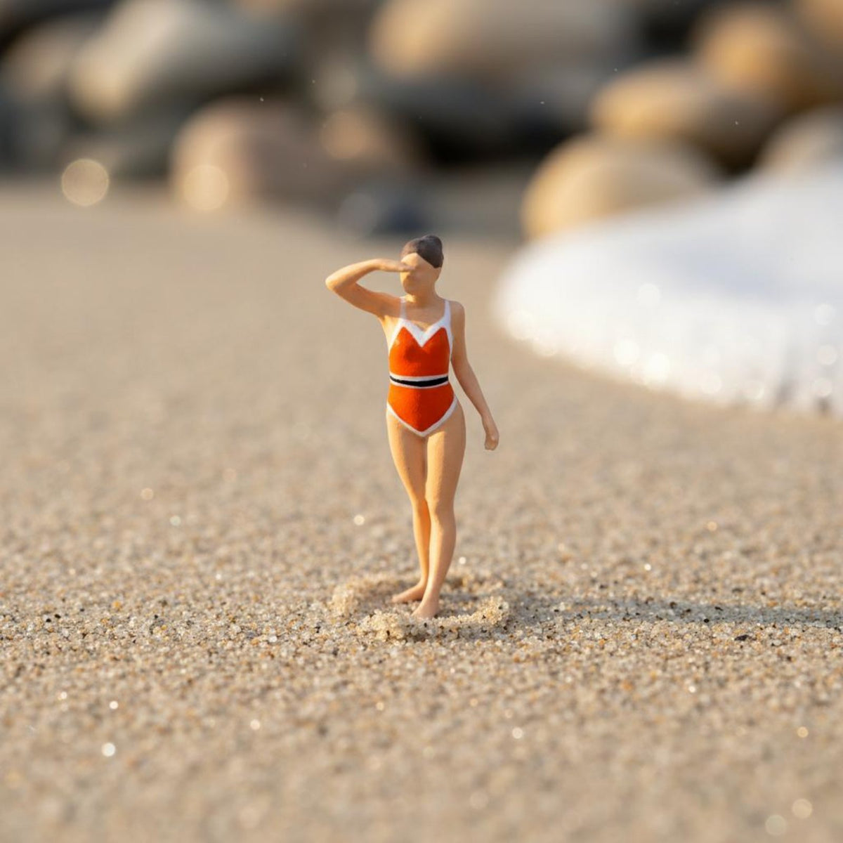 1:64 Scale Female Figure Collectible Bikini Female Figure Miniature Seaside Setting Figurine High Intricacy Swimsuit Model