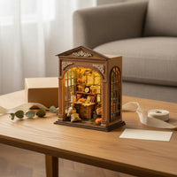 Buildable Miniature House with Light Lighted Model House Display Decor Miniature Room for Hobbyists, Shelf, Desk