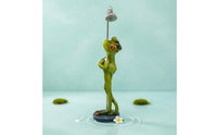 Showering Frog Statue Creative Design Bathing Frog Sculpture House Decoration Handmade Craft for Desktop, Garden