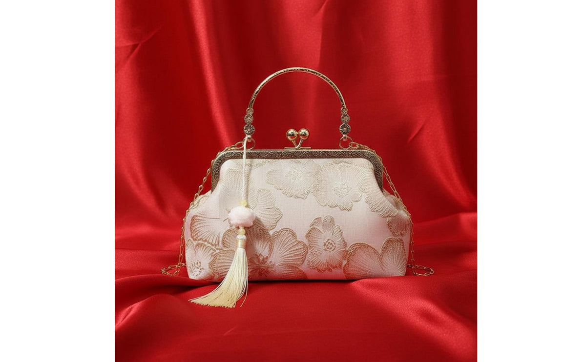 Chinese Fashion Floral Cheongsam Bag Elegant Design Embroidered Frame Handbag Top Handle Vintage Kiss Lock Purse Compact and Practical for Parties